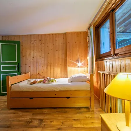 Les Chosalets Chalet Sleeps 14 Domek alpejski *