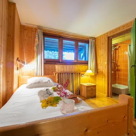 Les Chosalets Chalet Sleeps 14 Domek alpejski