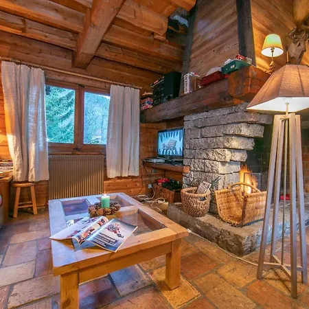 Les Chosalets Chalet Sleeps 14