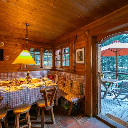 Les Chosalets Chalet Sleeps 14 Domek alpejski