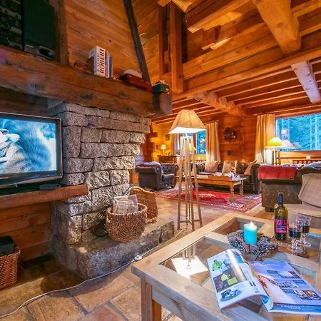 Domek alpejski Les Chosalets Chalet Sleeps 14 Chamonix